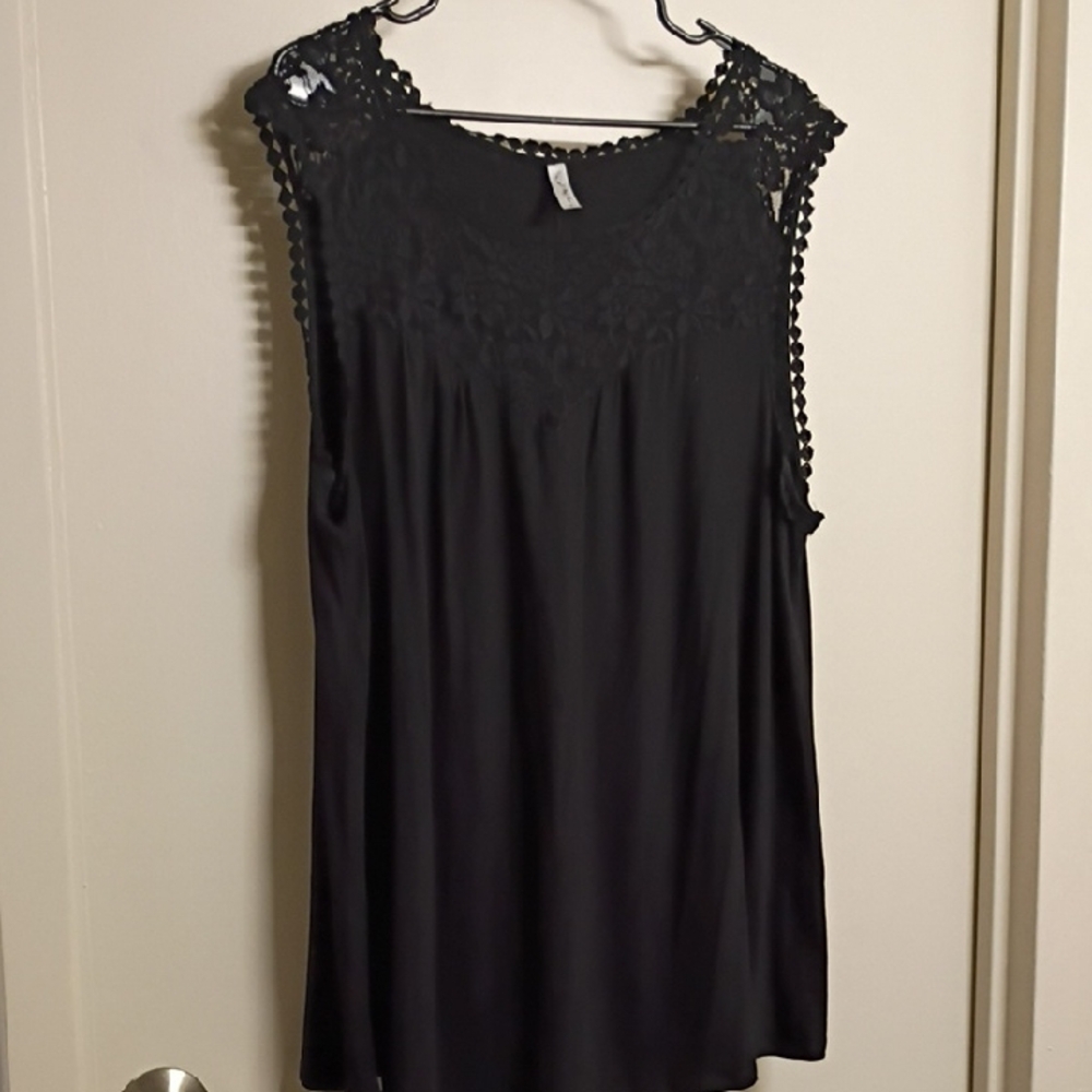 NWOT Angel Heart Boutique Sleeveless Black Lace Yoke Tank Top